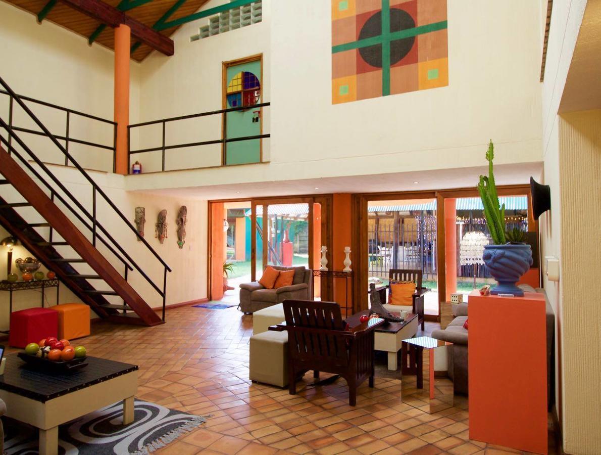 Flatdog Lodge Victoria Falls Eksteriør billede