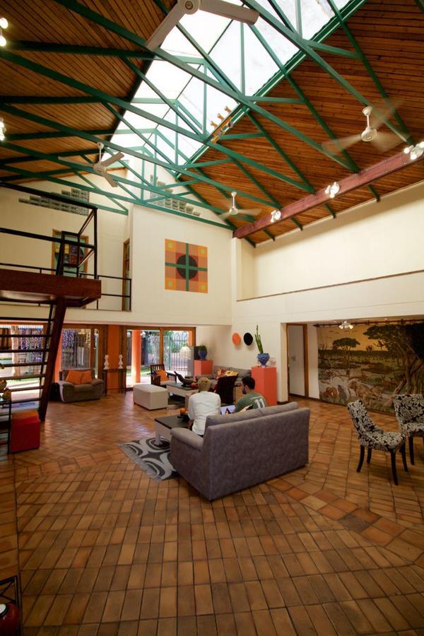 Flatdog Lodge Victoria Falls Eksteriør billede
